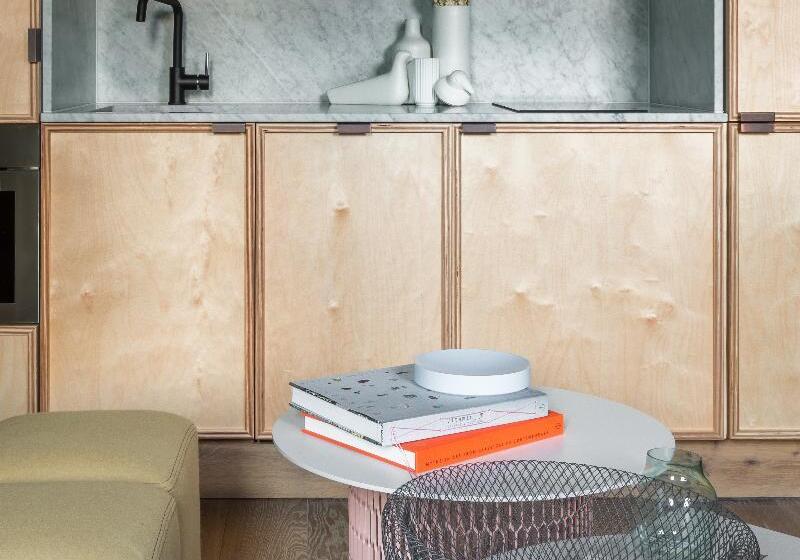 스탠다드 스튜디오, Locke At Broken Wharf