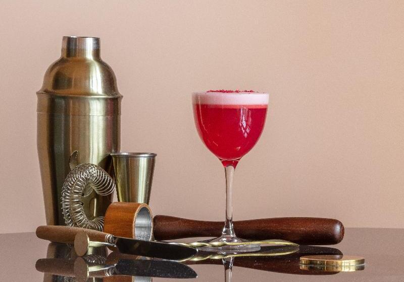 스위트, Locke At Broken Wharf