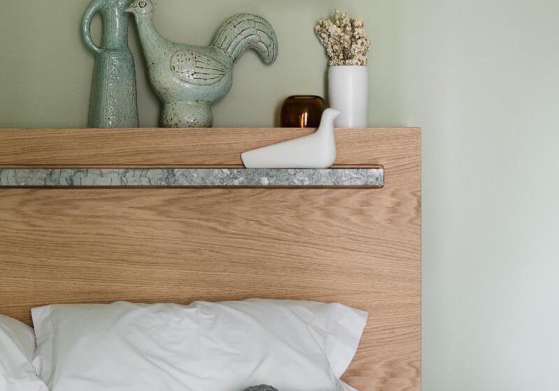 스위트, Locke At Broken Wharf