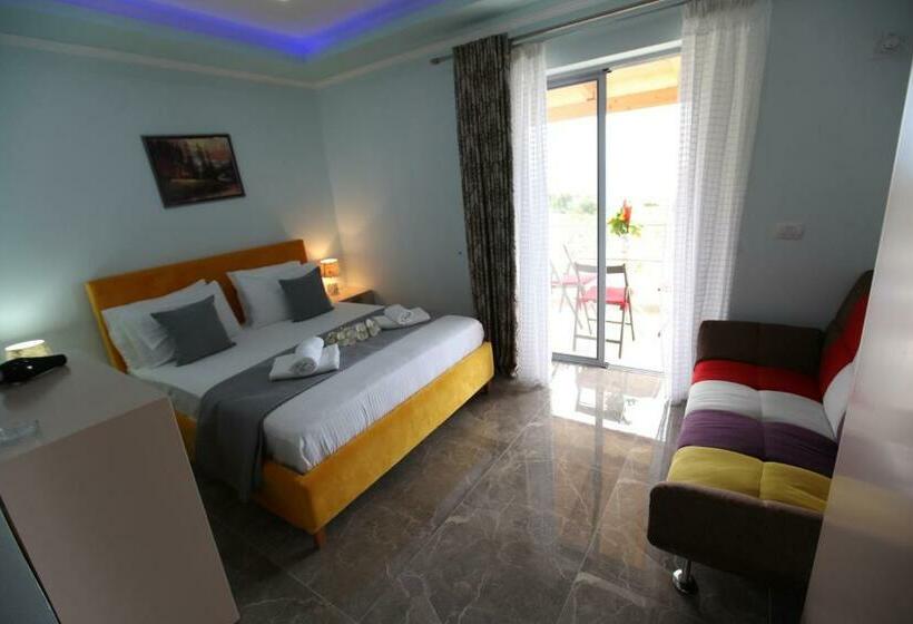 اتاق سه نفره دلوکس با چشم‌انداز دریا, Erviliano