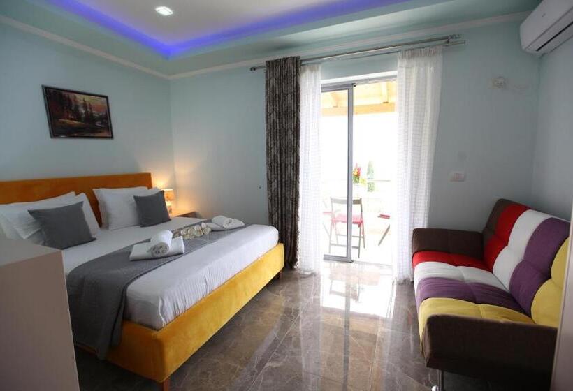 اتاق سه نفره دلوکس با چشم‌انداز دریا, Erviliano