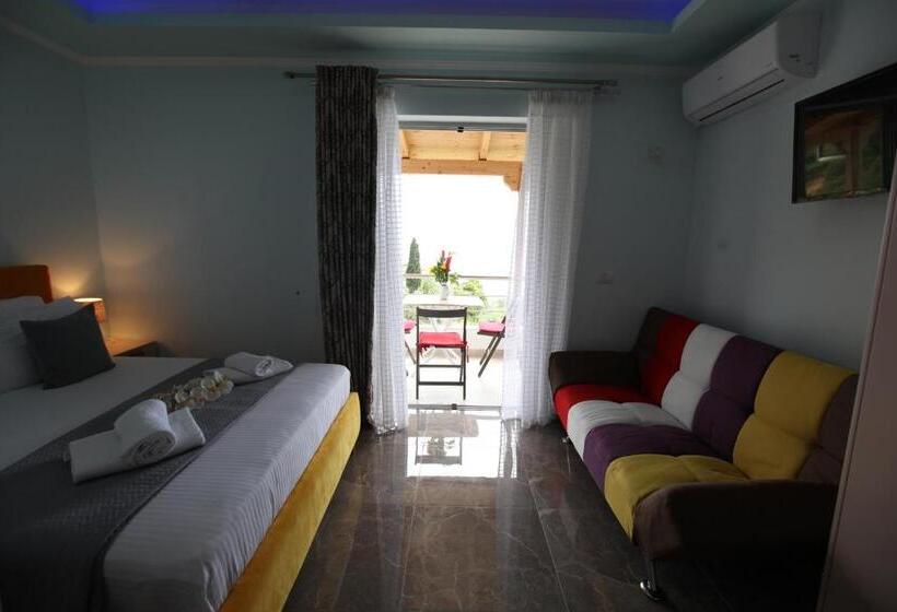 اتاق سه نفره دلوکس با چشم‌انداز دریا, Erviliano