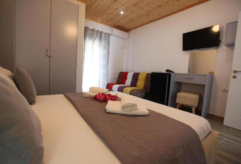 اتاق استاندارد سه نفره, Erviliano