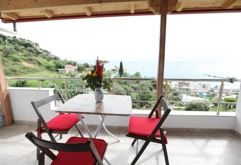 اتاق سه نفره دلوکس با چشم‌انداز دریا, Erviliano