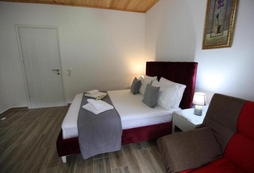 اتاق استاندارد سه نفره, Erviliano