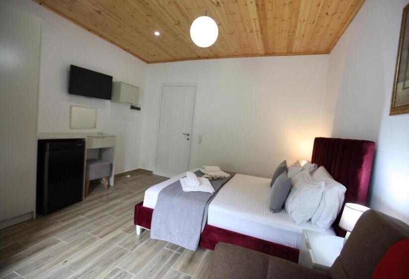 اتاق استاندارد سه نفره, Erviliano