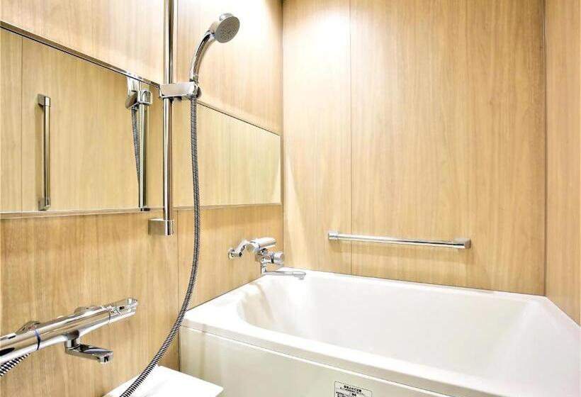 غرفة عائلية, Luxcare