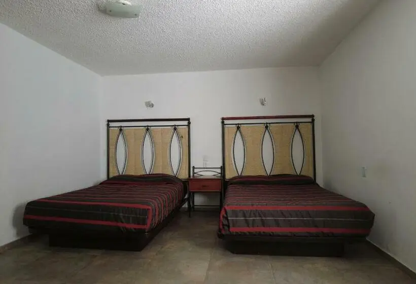 Standard Room, O Puente