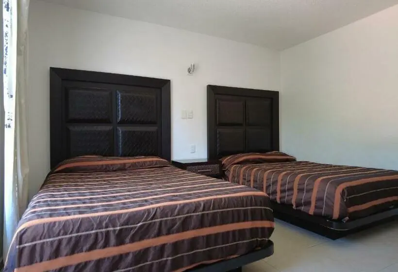 Standard Room, O Puente
