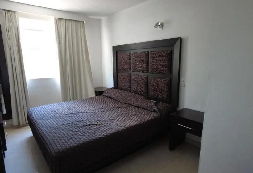 Deluxe Room, O Puente