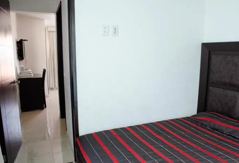 Standard Triple Room, O Puente