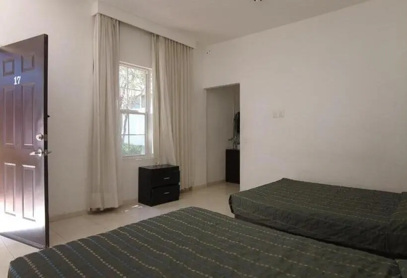 Classic Quadruple Occupancy Room, O Puente