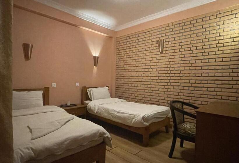 اتاق استاندارد, Valley View Inn