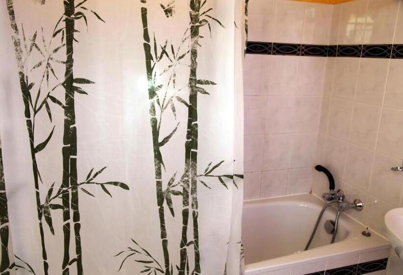 ガーデンビュースタンダードルーム, Domaine Du Siestou