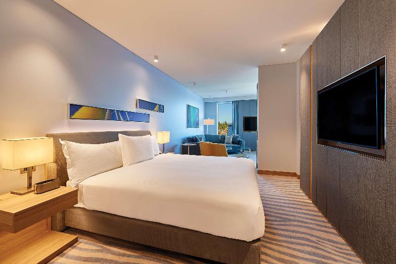 带大床的豪华间, Doubletree By Hilton Perth Waterfront