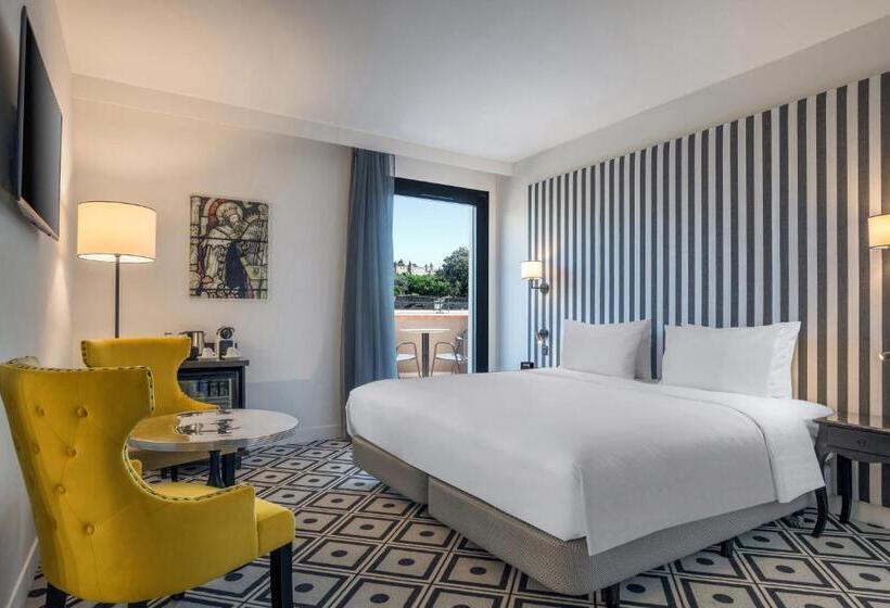 غرفة قياسية سرير كينج لذوى الإحتياجات الخاصة, Du Roi & Spa By Sowell Collection