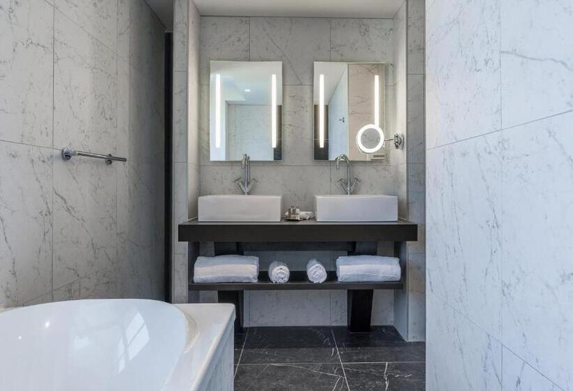 غرفة قياسية مزوَّدة بتراس, Du Roi & Spa By Sowell Collection