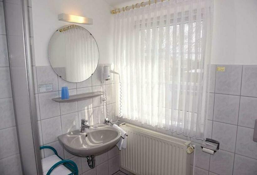 스탠다드 발코니 룸, Restaurant England