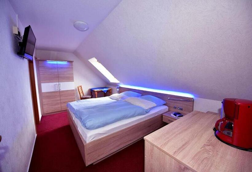 스탠다드 룸, Restaurant England