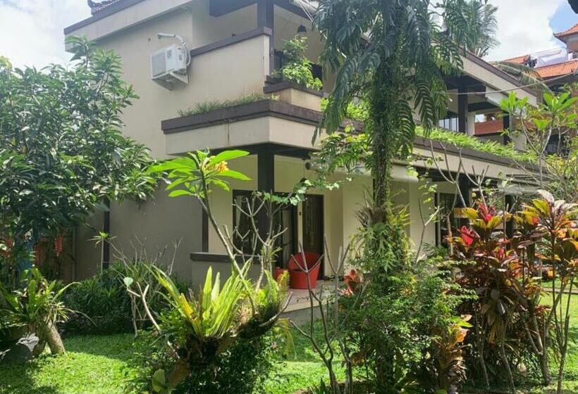 Pokój Deluxe z Balkonem, Indraprastha 2 Bungalow