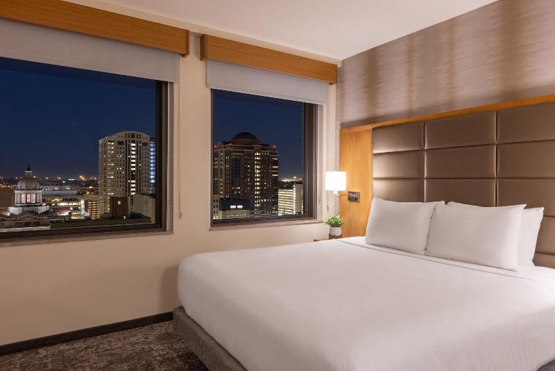 חדר סטנדרט עם מיטת קינג, Hyatt Place Houston Downtown