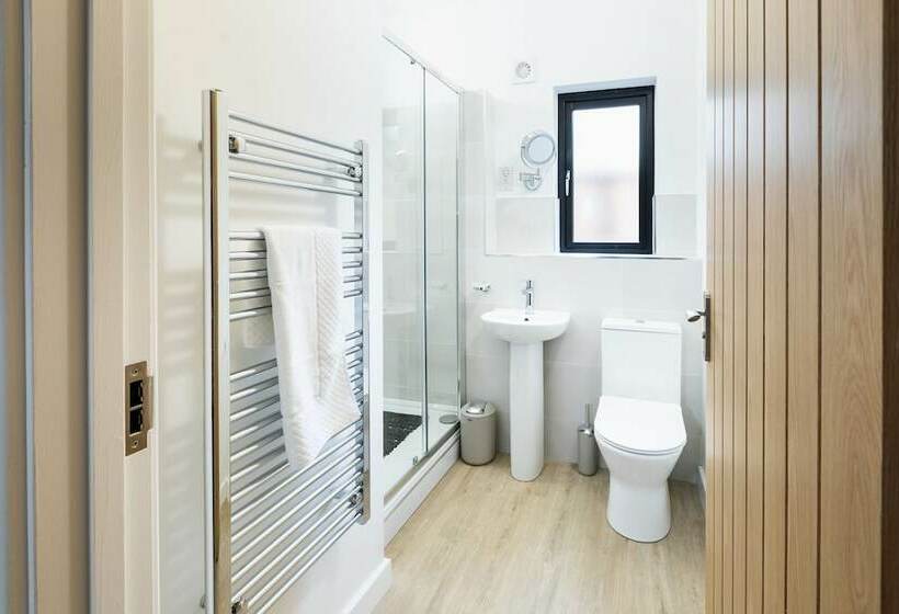 בקתה, The Yard @ Pringle Farm