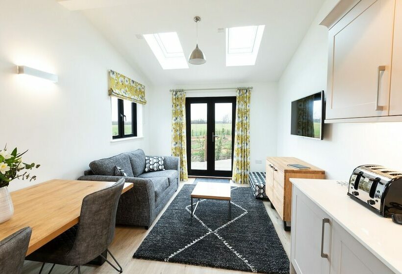 בקתה, The Yard @ Pringle Farm