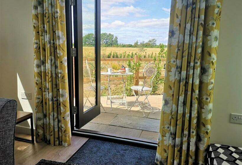 בקתה, The Yard @ Pringle Farm