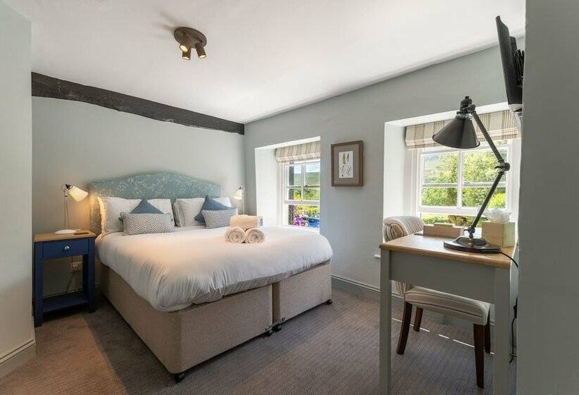 سوییت با چشم‌انداز کوه, The Horse And Farrier Inn And The Salutation Inn Threlkeld Keswick