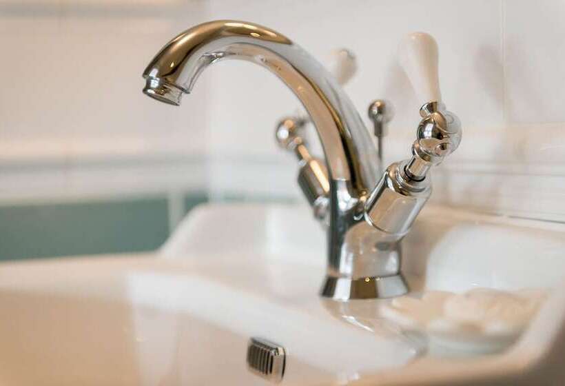 سوییت با چشم‌انداز کوه, The Horse And Farrier Inn And The Salutation Inn Threlkeld Keswick