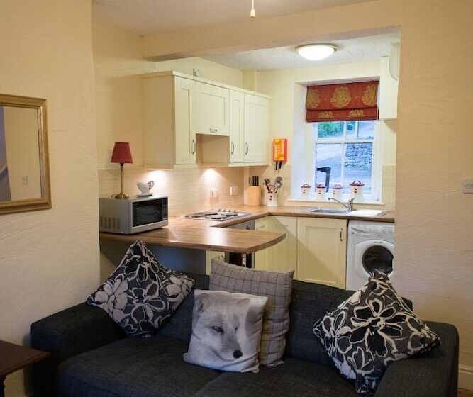 خانه 2 خوابه, The Horse And Farrier Inn And The Salutation Inn Threlkeld Keswick