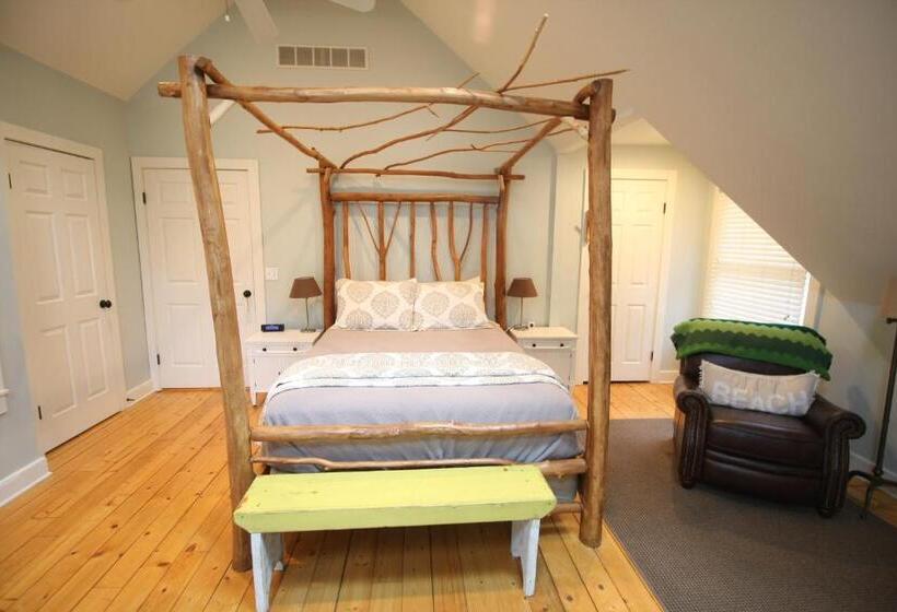 带特大床的标准间, Goldberry Woods