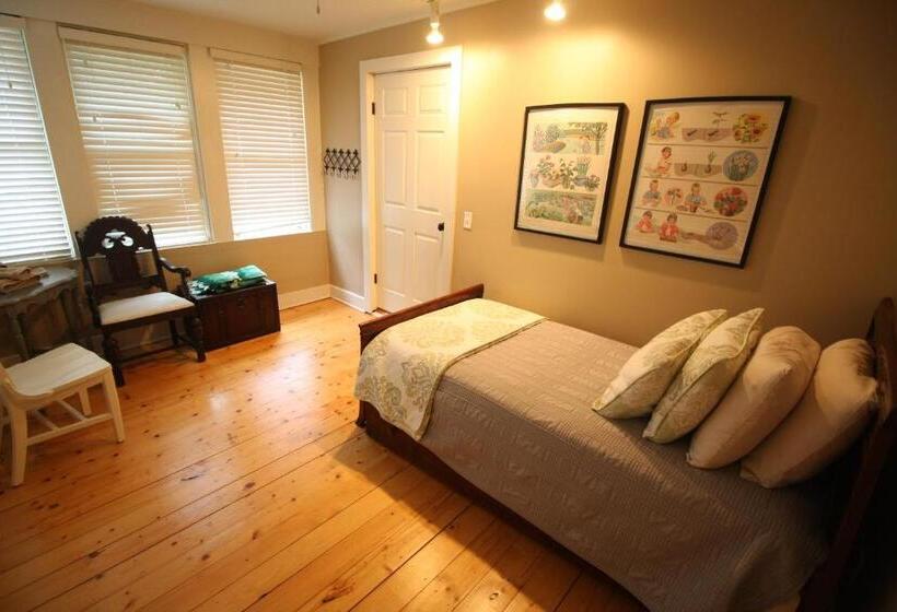 带2个卧室的套房, Goldberry Woods