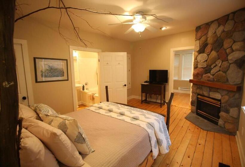 带2个卧室的套房, Goldberry Woods