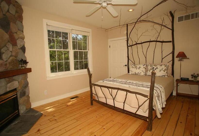 带2个卧室的套房, Goldberry Woods