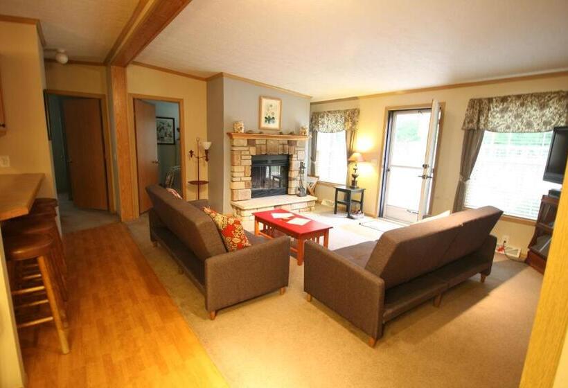 3间卧室的房子, Goldberry Woods