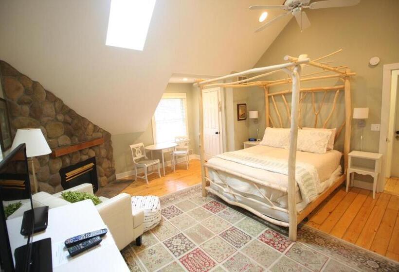 带特大床的标准间, Goldberry Woods