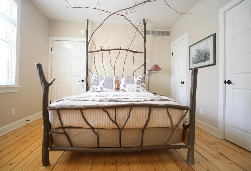 带2个卧室的套房, Goldberry Woods