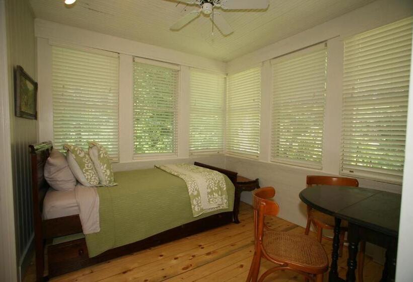 带2个卧室的套房, Goldberry Woods