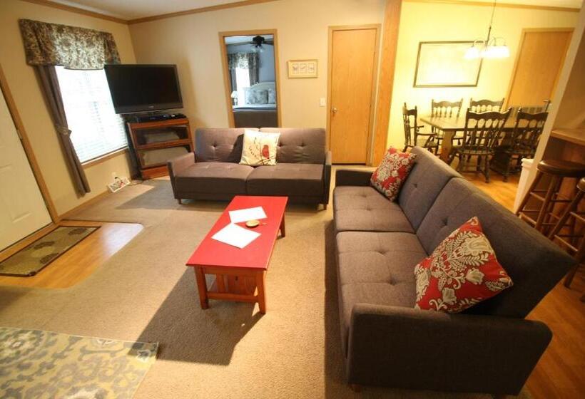 3间卧室的房子, Goldberry Woods