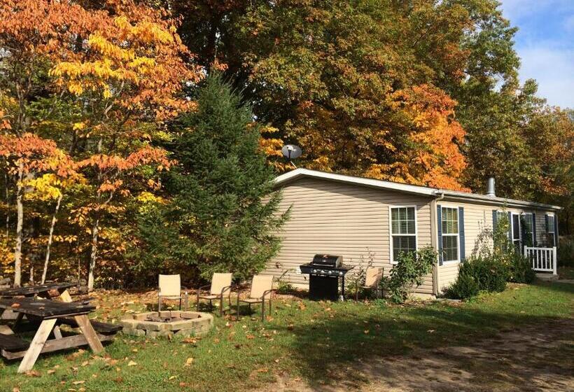 3间卧室的房子, Goldberry Woods