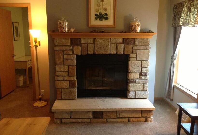 3间卧室的房子, Goldberry Woods