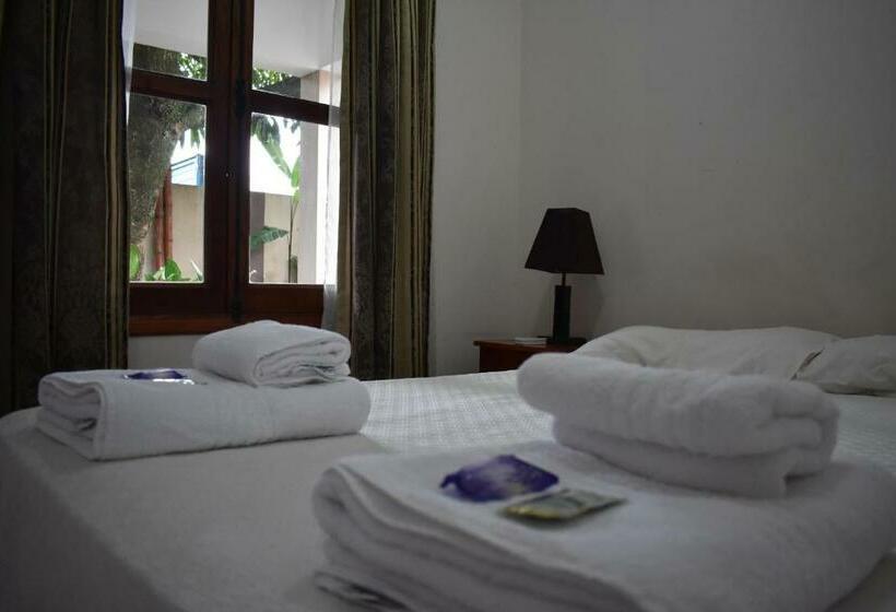 Номер Стандарт, Benitez Hosteria