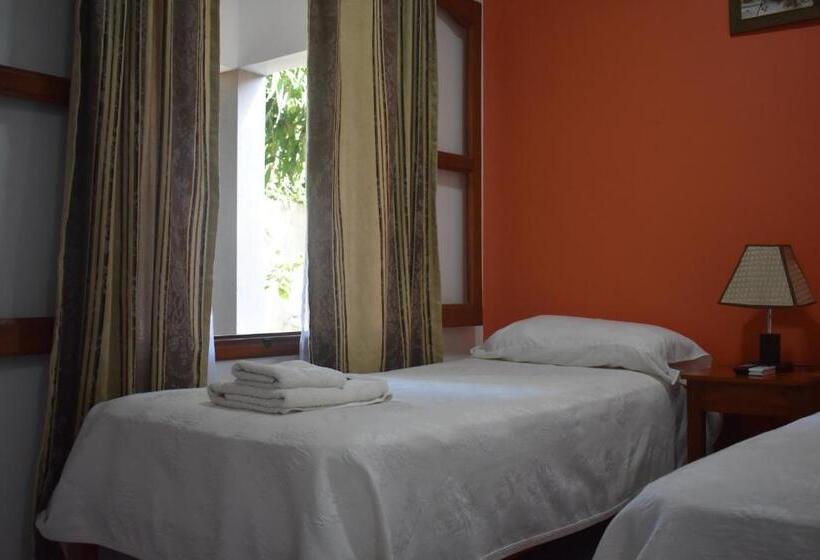 Номер Стандарт, Benitez Hosteria