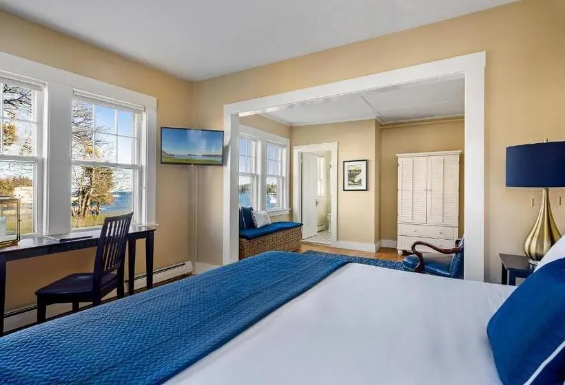 キングサイズベッドのスイートルーム, East Wind Inn & Suites