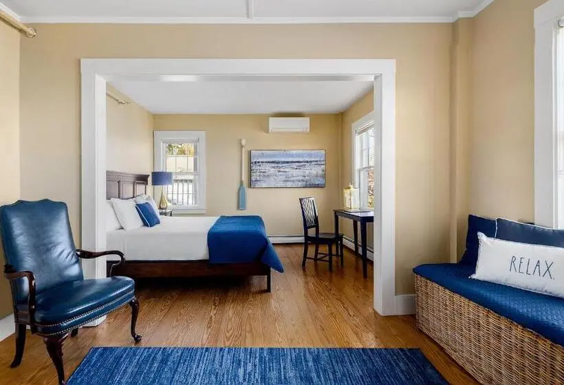 キングサイズベッドのスイートルーム, East Wind Inn & Suites