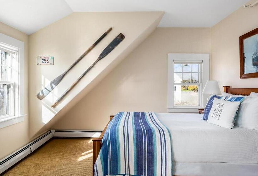 جناح, East Wind Inn & Suites