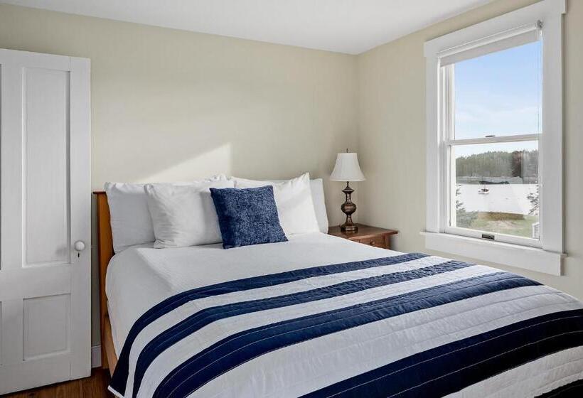 شقة غرفة واحدة مطلة على البحر, East Wind Inn & Suites