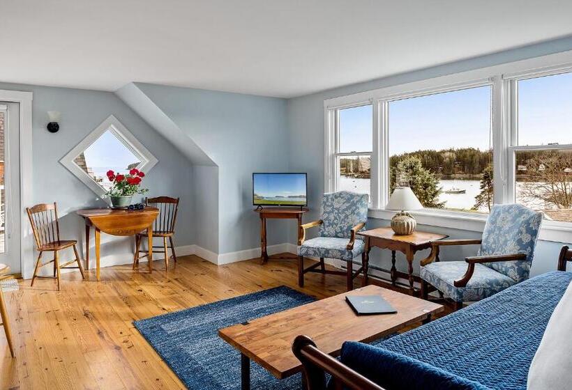 شقة غرفة واحدة مطلة على البحر, East Wind Inn & Suites