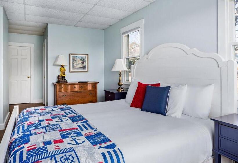 Стандартный Номер Кровать Кинг, East Wind Inn & Suites